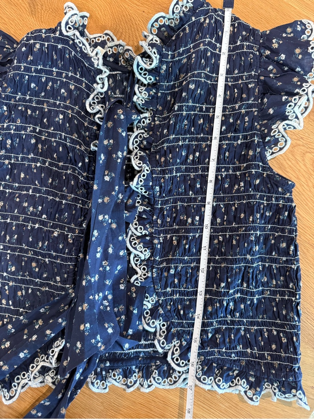 Sézane Liorane Blouse Smocked Floral Navy Blue Ruffle Lace Size 36 / 4 - Picture 11 of 12